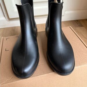 Black Waterproof Women’s Chelsea Boots